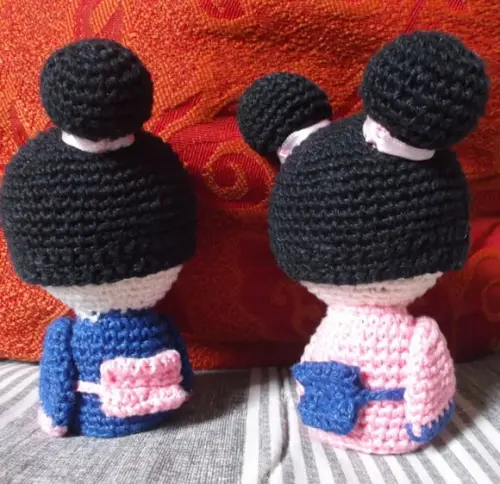 Hideko e Sayuri, as Kokeshis de Crochê Amigurumi