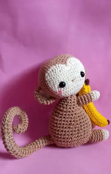 Macaco com Banana em Crochê Amigurumi