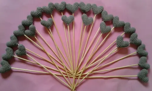 Palitos para Aromatizador com Coração de Amigurumi