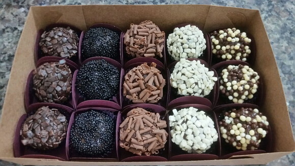 Caixa de Brigadeiro Gourmet- 15 Unid