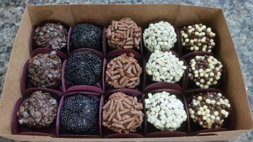 Caixa de Brigadeiro Gourmet- 15 Unid