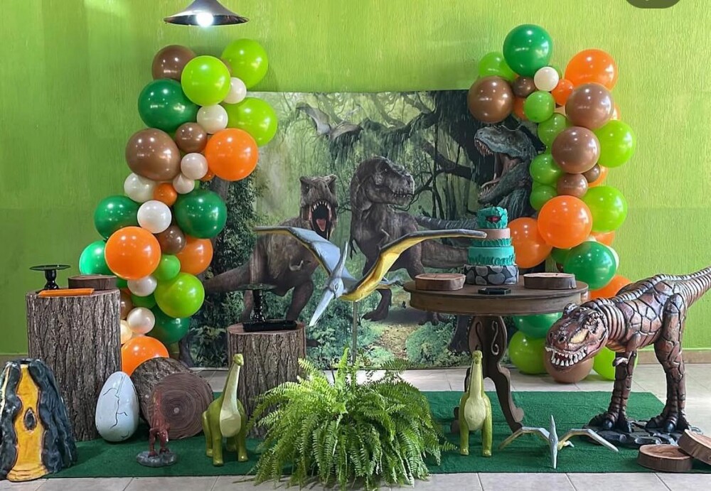 Decoração Dinossauro com Escultura