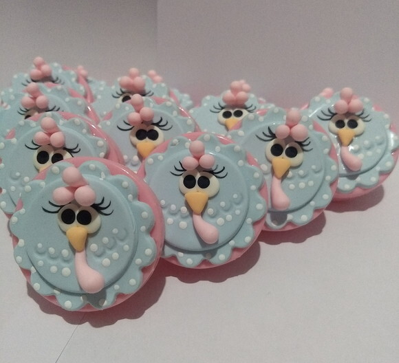 Latinha mint to galinha pintadinha candy color em biscuit