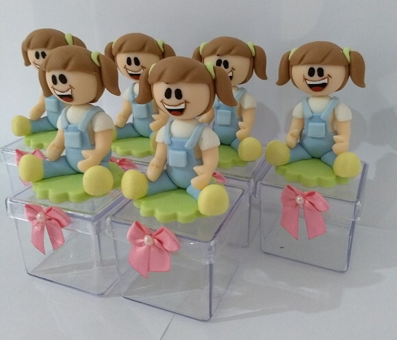 Lembrancinha Mariana biscuit galinha pintadinha candy color