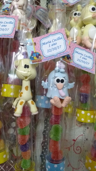 Lembrancinha tubete da galinha pintadinha