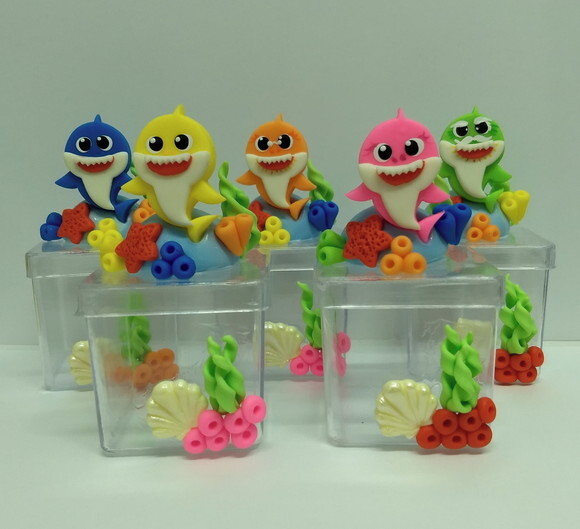 Lembrancinhas baby shark em biscuit