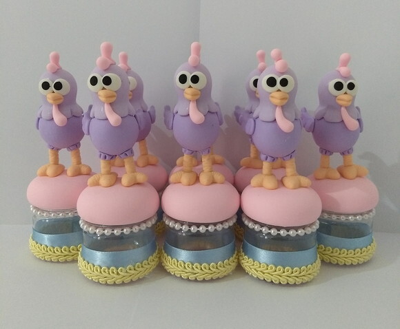 Lembrancinhas de luxo tema galinha pintadinha candy color Ga
