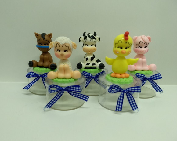 Lembrancinhas fazendinha em biscuit
