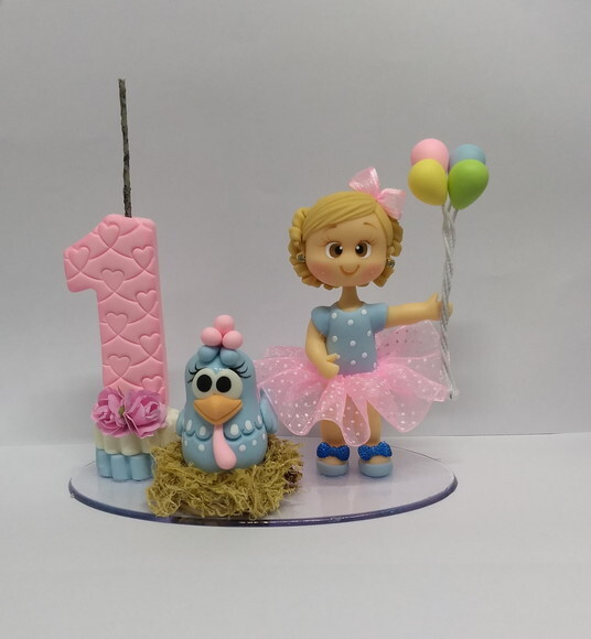 Topo de bolo galinha pintadinha candy color em biscuit