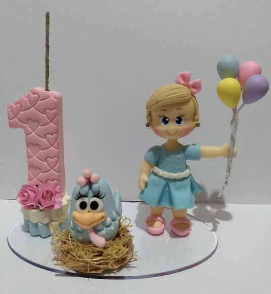 Topo de bolo galinha pintadinha candy color em biscuit