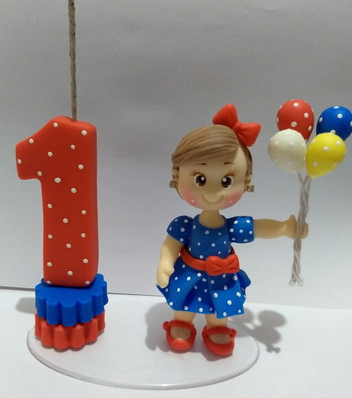Topo de bolo galinha pintadinha em biscuit