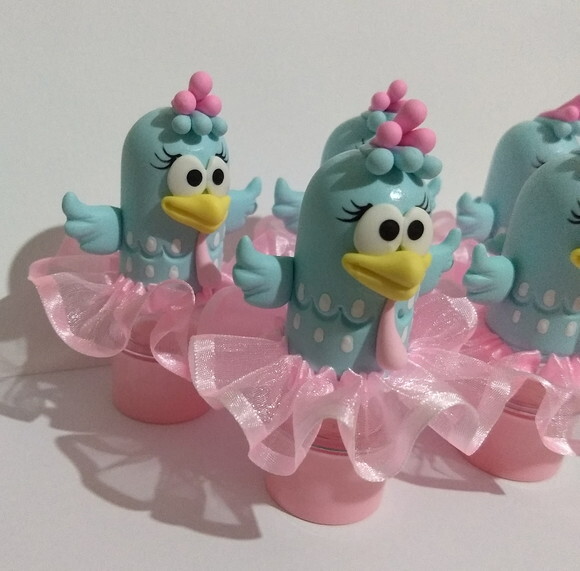 Tubete galinha pintadinha candy color em biscuit