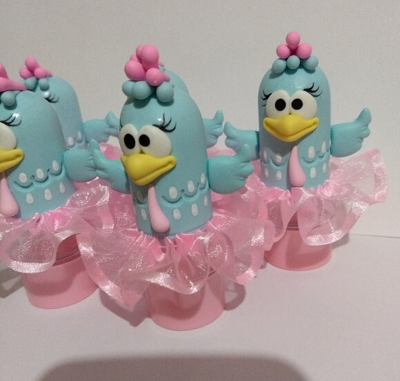 Tubete galinha pintadinha candy color em biscuit