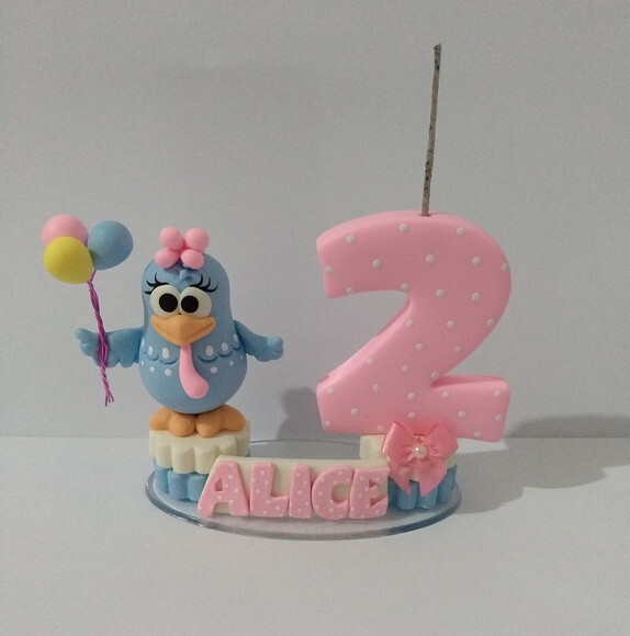 Vela galinha pintadinha candy color em biscuit