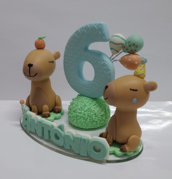 Vela Tema Capivara em Biscuit