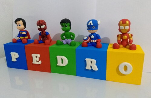 Cubos Decorados Super Heróis em Biscuit