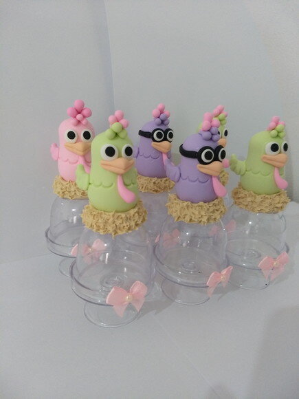 Cúpula turma da galinha pintadinha candy color em biscuit