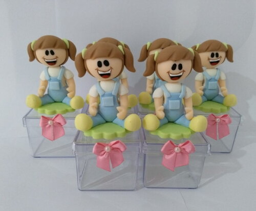 Lembrancinha Mariana biscuit galinha pintadinha candy color