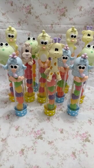 Lembrancinha tubete da galinha pintadinha