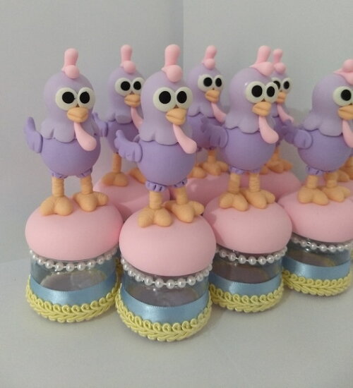 Lembrancinhas de luxo tema galinha pintadinha candy color Ga