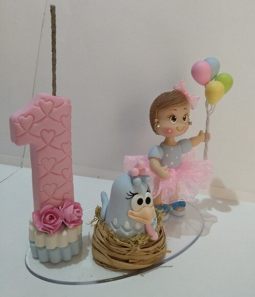 Topo de bolo menina com galinha pintadinha rosa