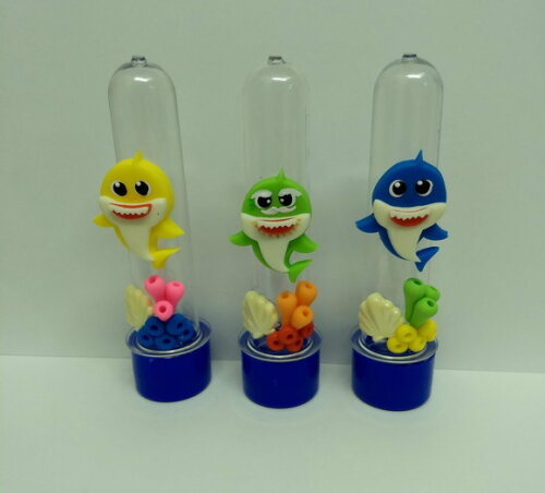 Tubete baby shark em biscuit