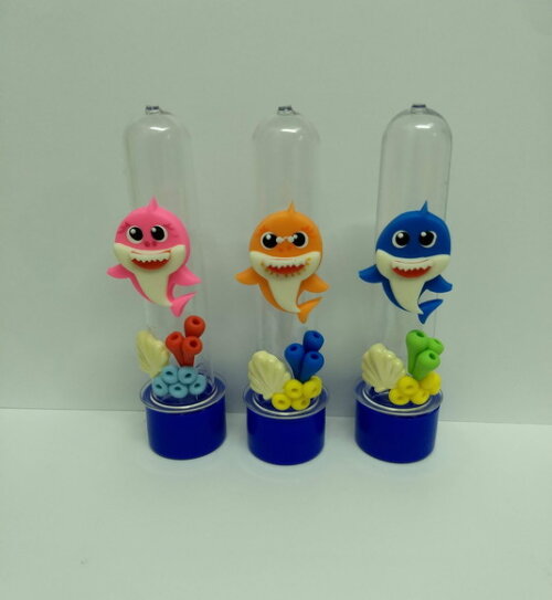 Tubete baby shark em biscuit