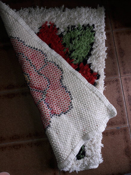 Tapete Amarradinho de Barbante Cru com Flôres 50x70cm