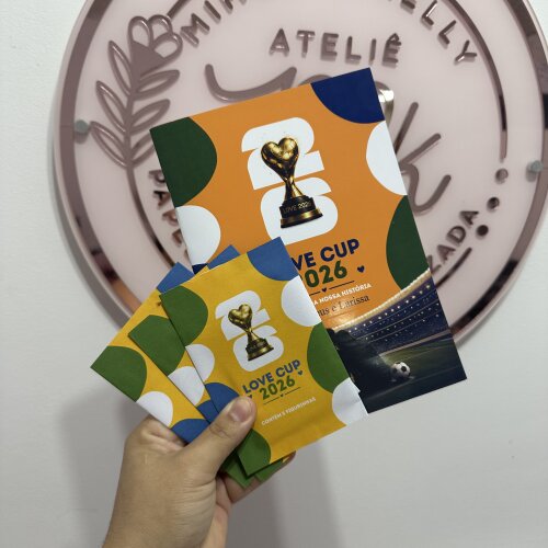 Álbum de figurinhas da copa Love personalizado