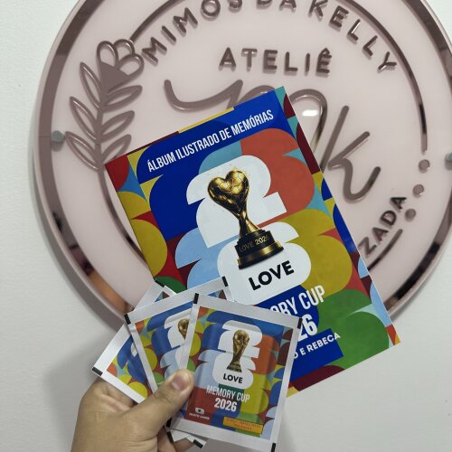 Álbum de figurinhas da copa Love personalizado