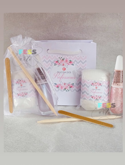 Lembrancinha Dia das Mulheres Mães Kit Manicure Brinde