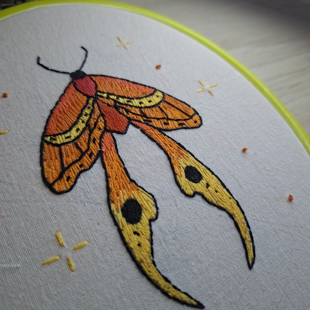 Bordado em bastidor Mariposa Laranja