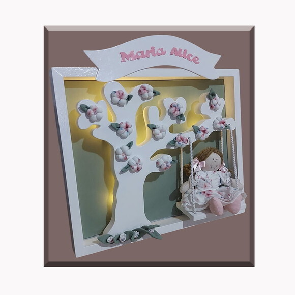 Kit Decoração Boneca no Balanço com Arvore e Flores.