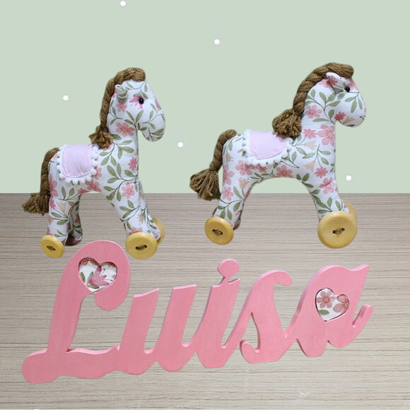Nome 3d com Cavalinhos de Tecidos Floral Decoração Infantil
