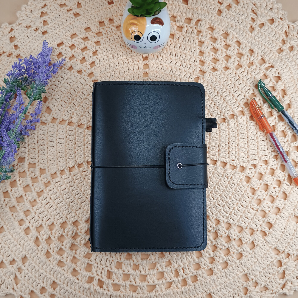Capa A5 tipo Midori Preta para 4 cadernos