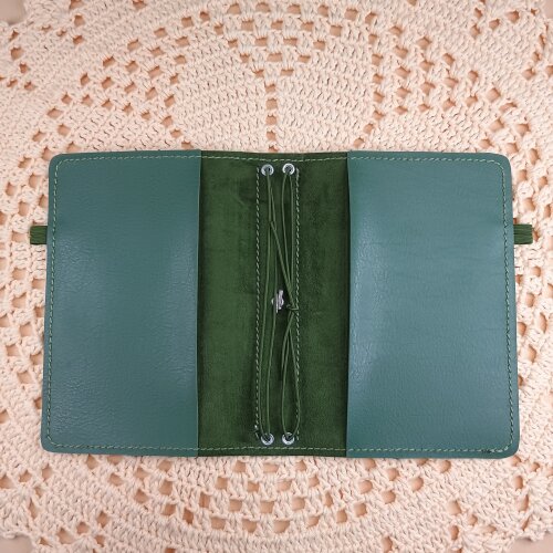 Capa A5 tipo Midori Verde Oliva para 4 cadernos