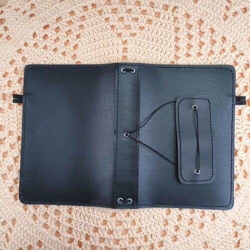 Capa A5 tipo Midori Preta para 4 cadernos