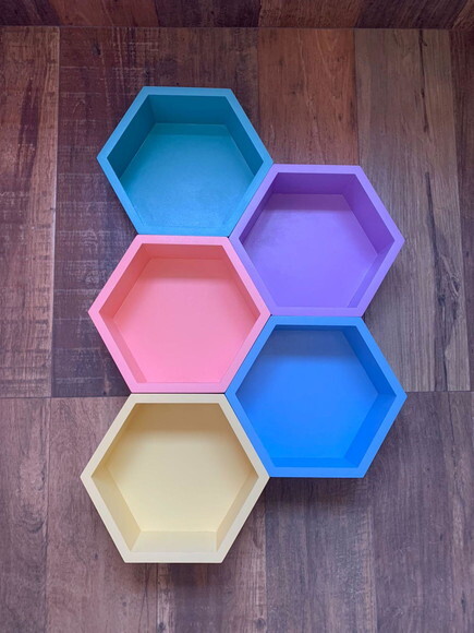 Conjunto com 5 Unidades de Nichos Colmeia Hexágono com Forro