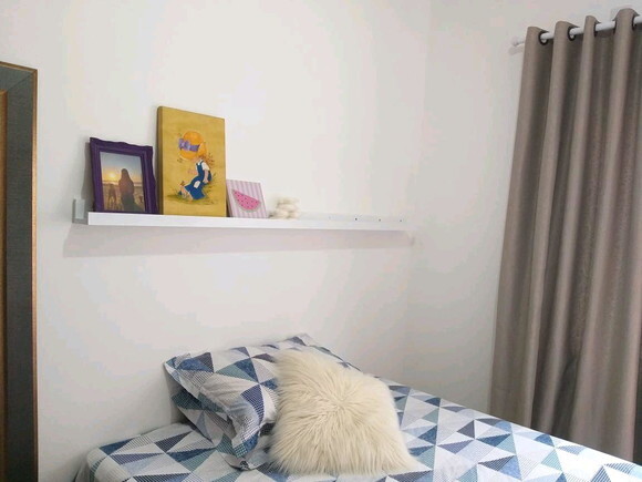 Prateleira para quadros