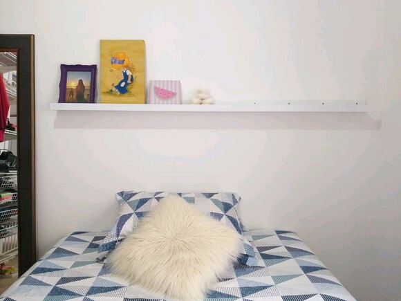 Prateleira para quadros