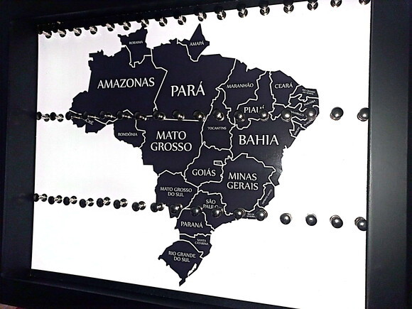 Quadro Expositor de Chaveiros Personalizado - Mapa do Brasil