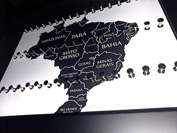 Quadro Expositor de Chaveiros Personalizado - Mapa do Brasil