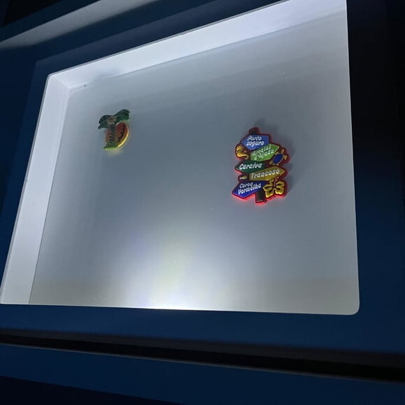 Quadro Magnético com Luz de Led