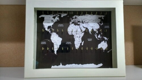 Quadro Porta Chaveiros Personalizado Tema Internacional
