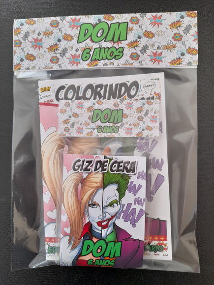 Livro de Colorir com Giz de Cera Coringa e Arlequina