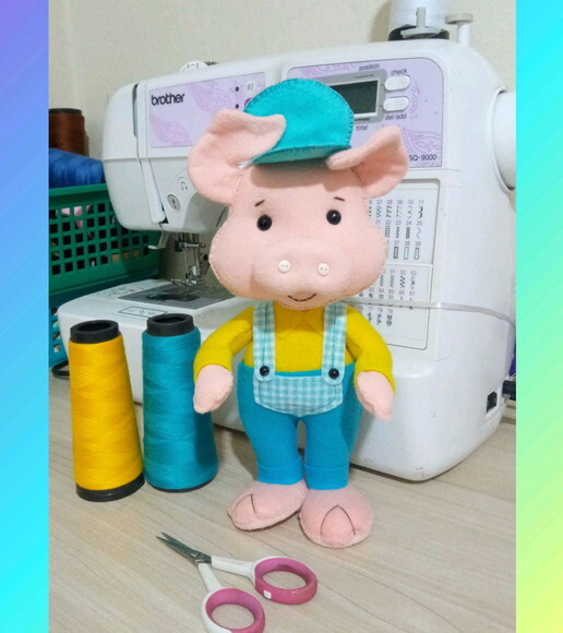 3 Porquinhos com 25cm Altura