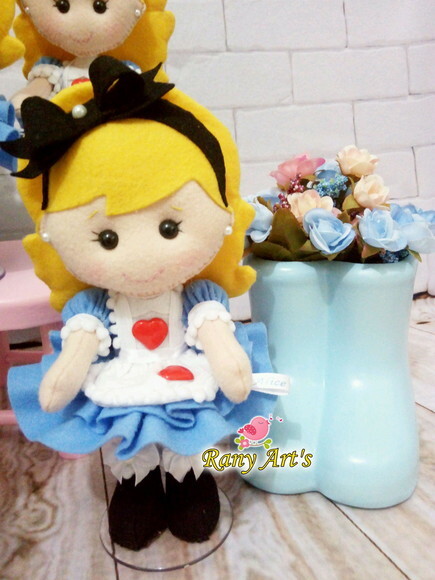 Alice - Bonequinha Alice 20cm
