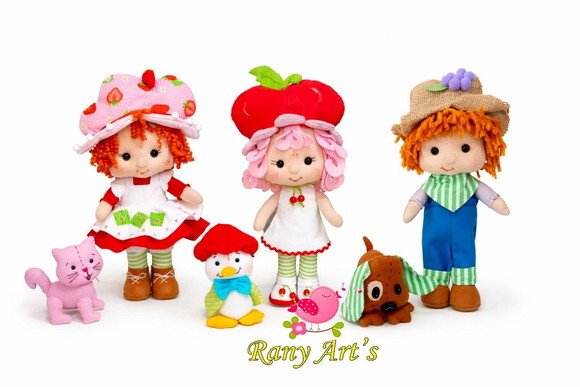 Boneca Cerejinha da Turma Moranguinho e Seu Mascote