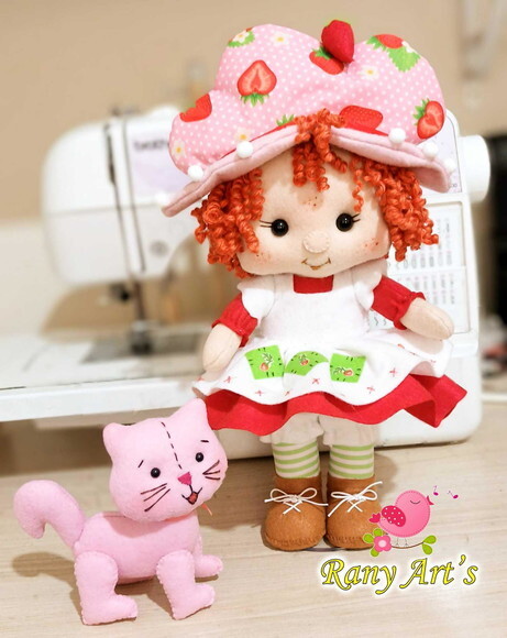 Boneca Moranguinho com o Gatinho