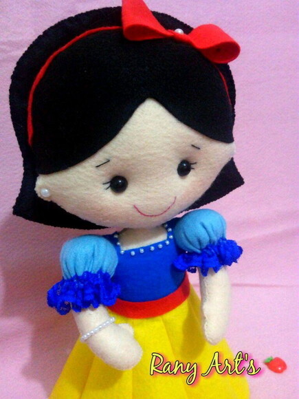 Branca de Neve 30cm -fica em Pé Sozinha